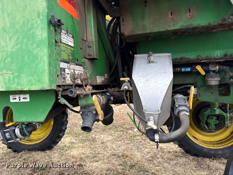 image for item EN0184 2005 John Deere 4720 sprayer