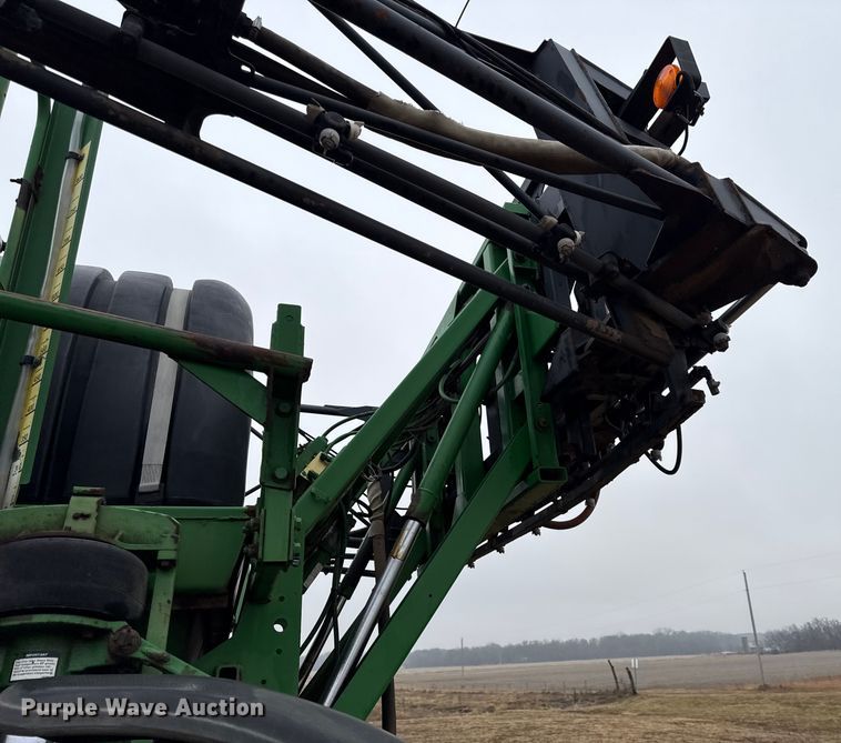 image for item EN0184 2005 John Deere 4720 sprayer