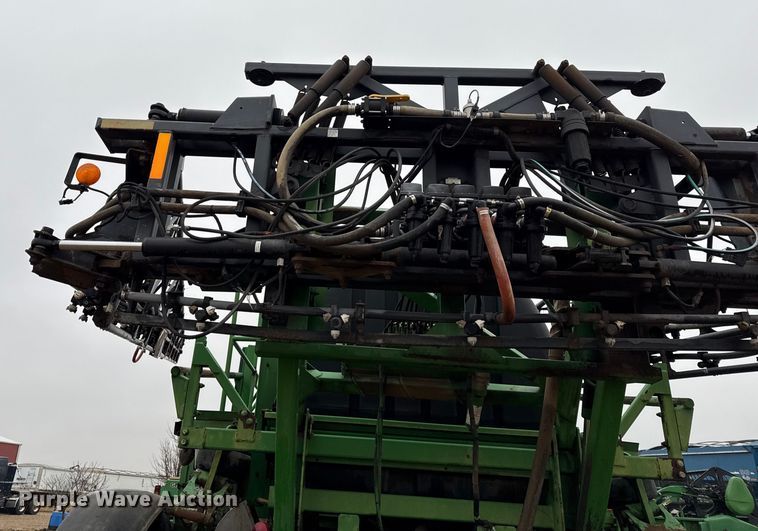 image for item EN0184 2005 John Deere 4720 sprayer