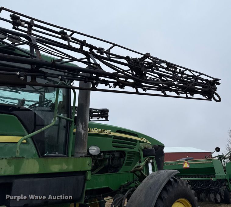 image for item EN0184 2005 John Deere 4720 sprayer