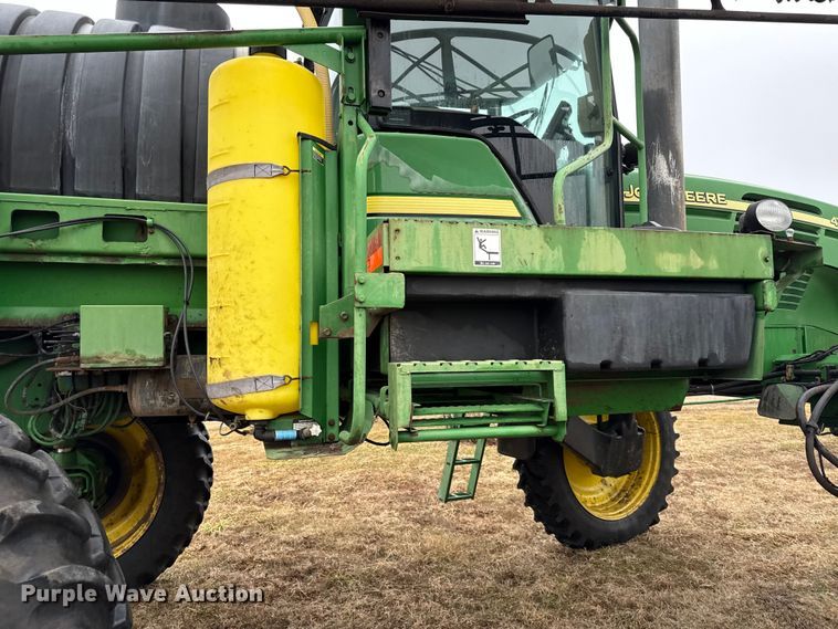 image for item EN0184 2005 John Deere 4720 sprayer