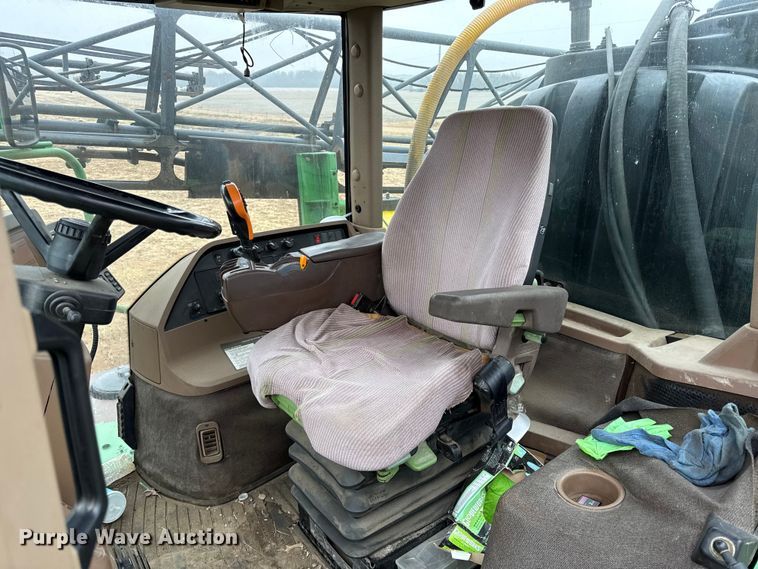 image for item EN0184 2005 John Deere 4720 sprayer