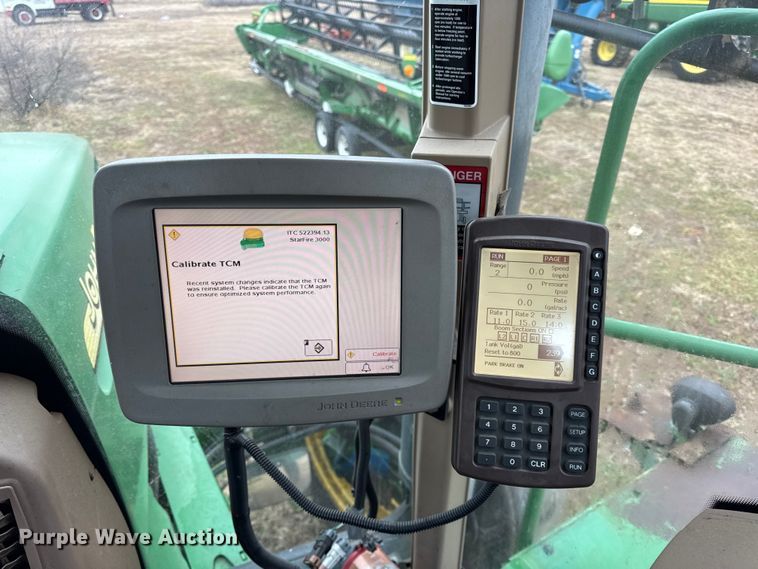 image for item EN0184 2005 John Deere 4720 sprayer