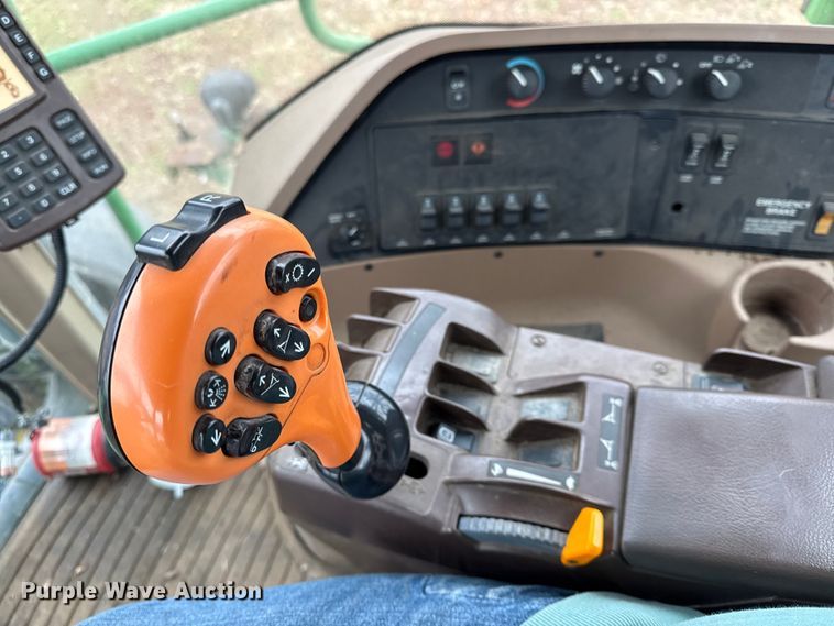 image for item EN0184 2005 John Deere 4720 sprayer