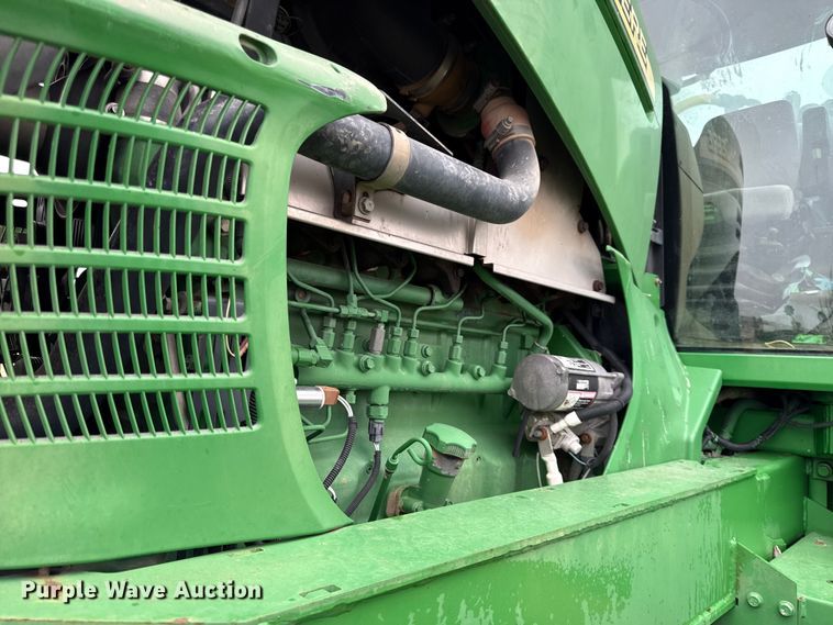 image for item EN0184 2005 John Deere 4720 sprayer