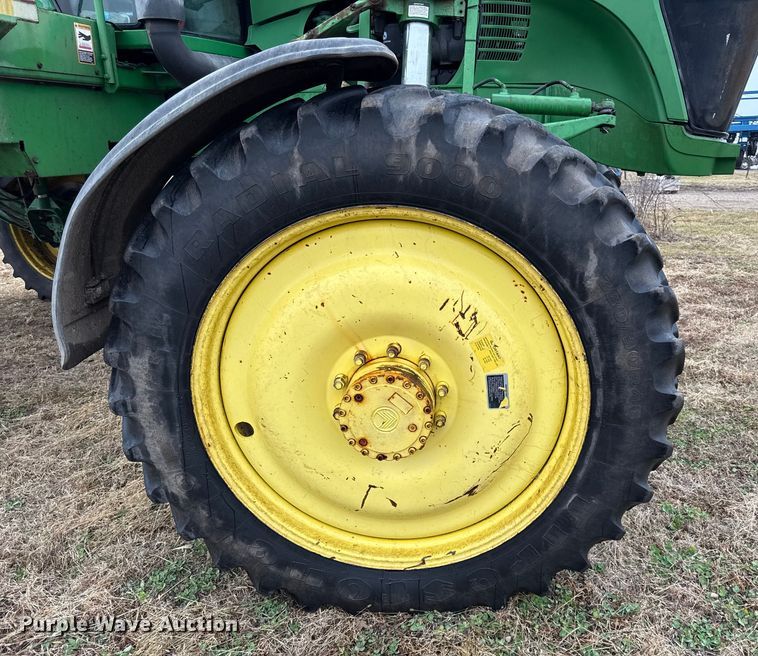 image for item EN0184 2005 John Deere 4720 sprayer