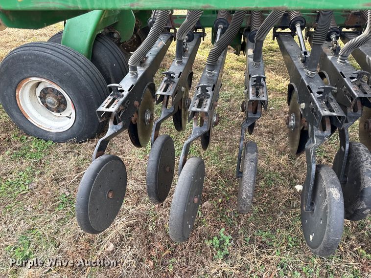 image for item EN0185 Great Plains 3S-3000HD-4875 grain drill