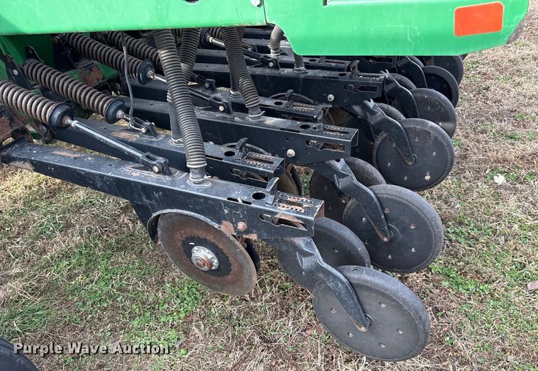 image for item EN0185 Great Plains 3S-3000HD-4875 grain drill