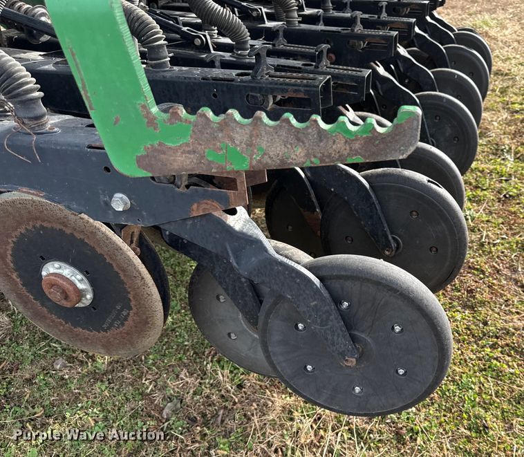 image for item EN0185 Great Plains 3S-3000HD-4875 grain drill