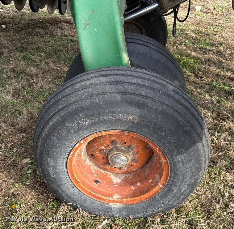 image for item EN0185 Great Plains 3S-3000HD-4875 grain drill