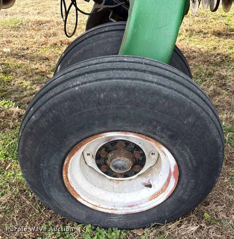 image for item EN0185 Great Plains 3S-3000HD-4875 grain drill