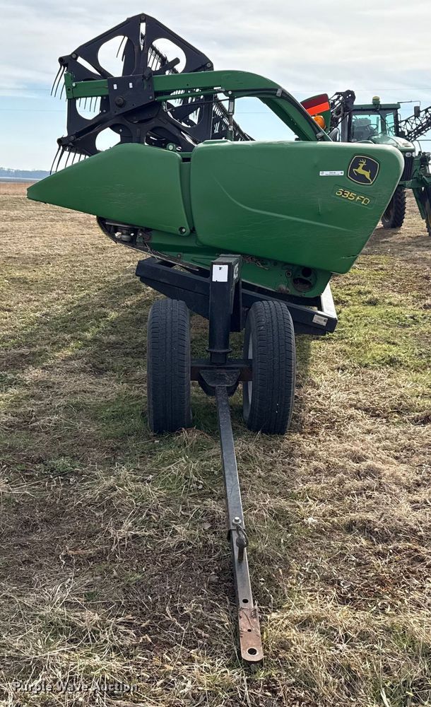 image for item EN0186 2012 John Deere 635FD flex draper head