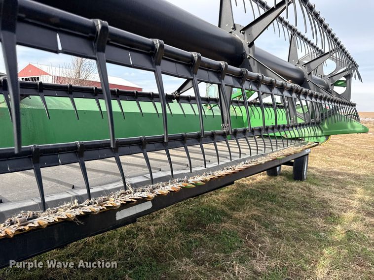 image for item EN0186 2012 John Deere 635FD flex draper head