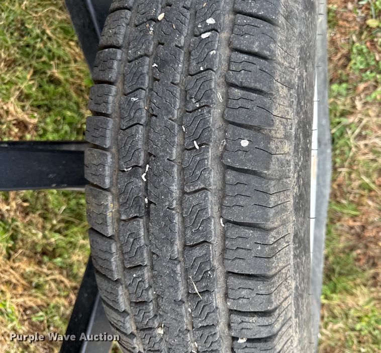 image for item EN0186 2012 John Deere 635FD flex draper head