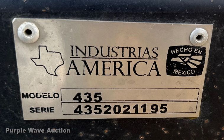 image for item EN0186 2012 John Deere 635FD flex draper head