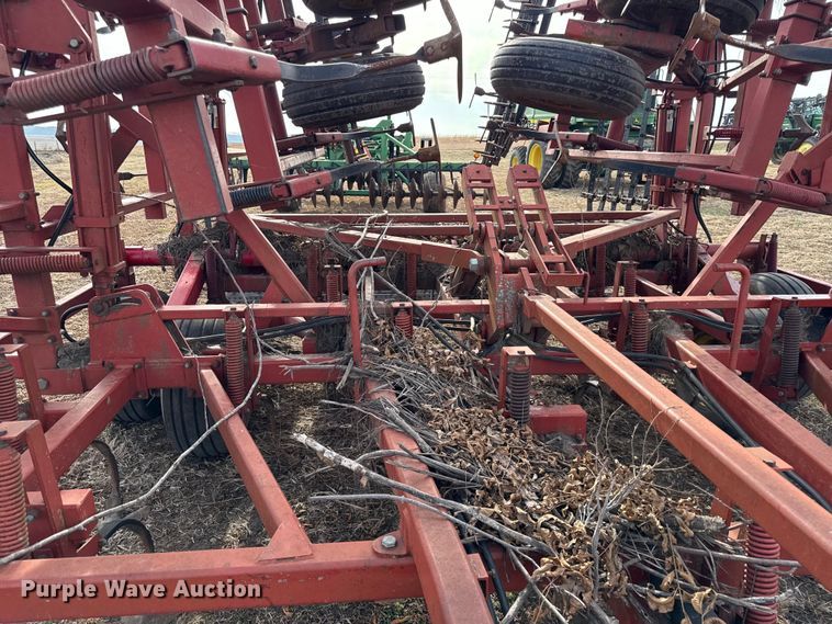 image for item EN0191 Sunflower 5054-47 field cultivator