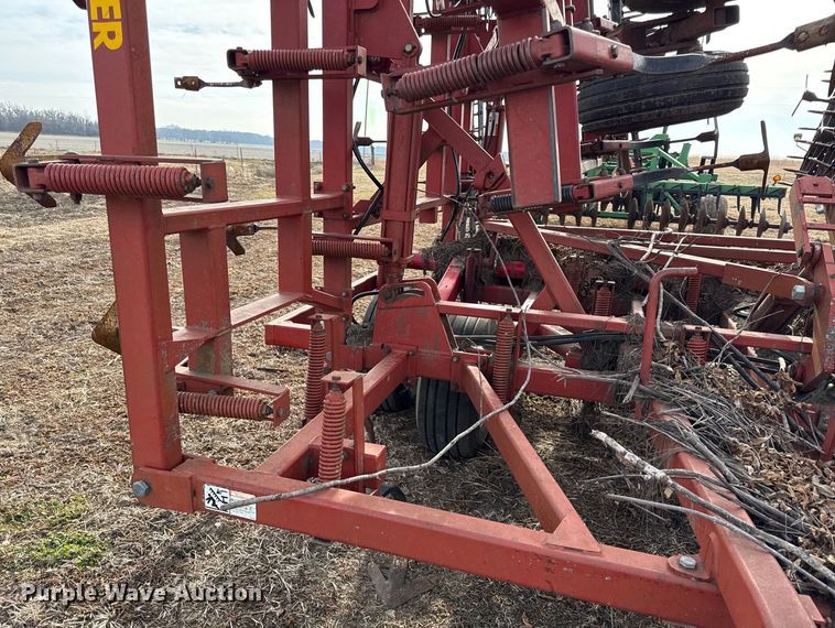 image for item EN0191 Sunflower 5054-47 field cultivator