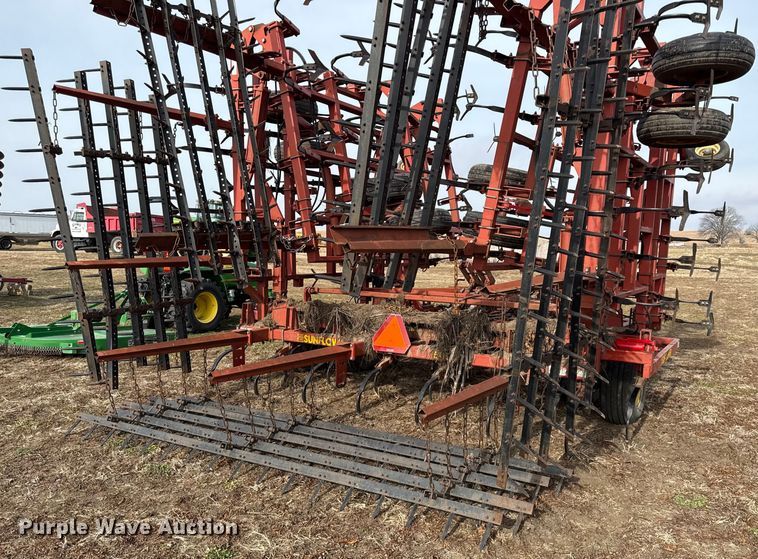 image for item EN0191 Sunflower 5054-47 field cultivator