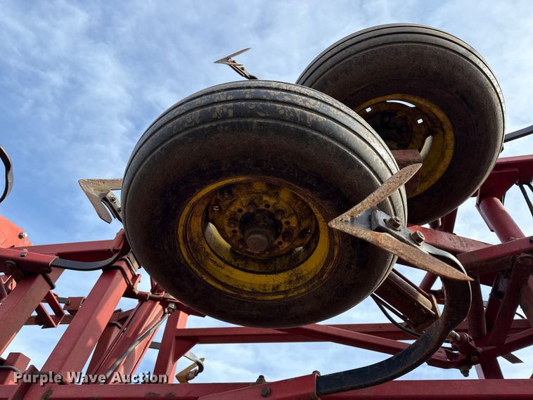 image for item EN0191 Sunflower 5054-47 field cultivator