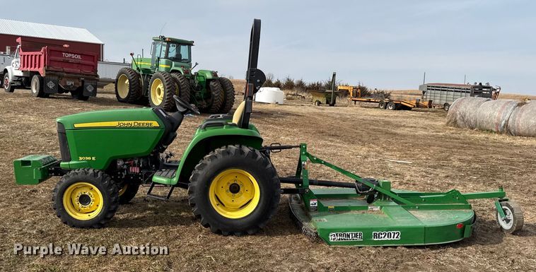 image for item EN0192 2015 John Deere 3038E MFWD tractor