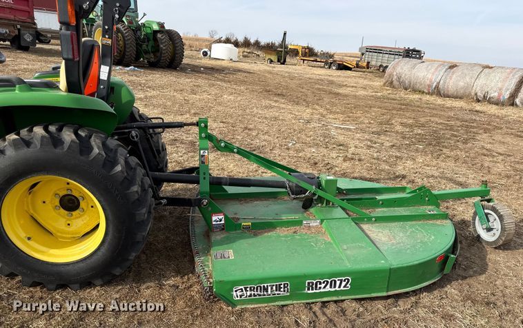 image for item EN0192 2015 John Deere 3038E MFWD tractor