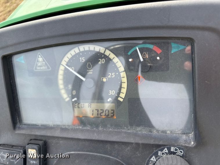 image for item EN0192 2015 John Deere 3038E MFWD tractor