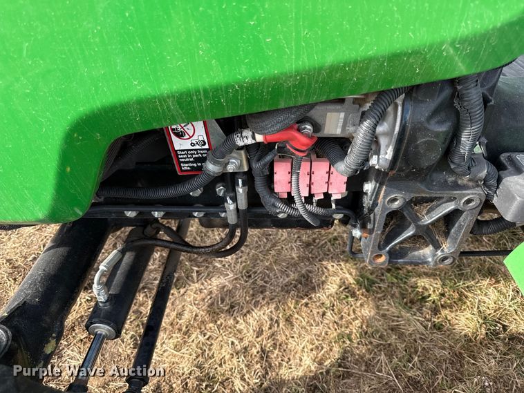 image for item EN0192 2015 John Deere 3038E MFWD tractor