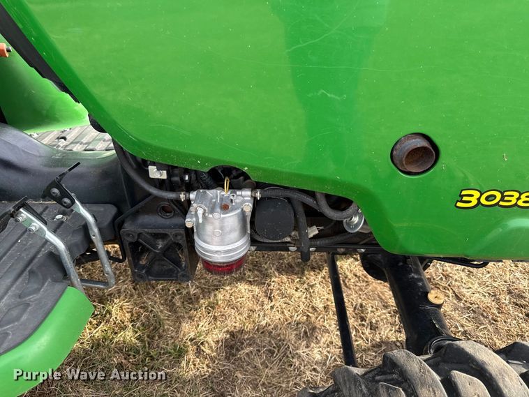 image for item EN0192 2015 John Deere 3038E MFWD tractor