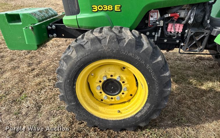 image for item EN0192 2015 John Deere 3038E MFWD tractor