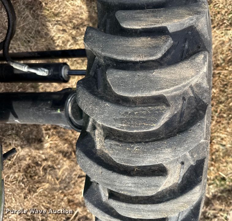 image for item EN0192 2015 John Deere 3038E MFWD tractor