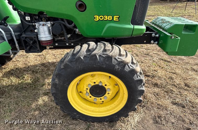 image for item EN0192 2015 John Deere 3038E MFWD tractor