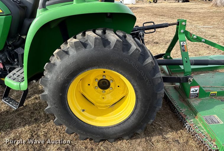 image for item EN0192 2015 John Deere 3038E MFWD tractor