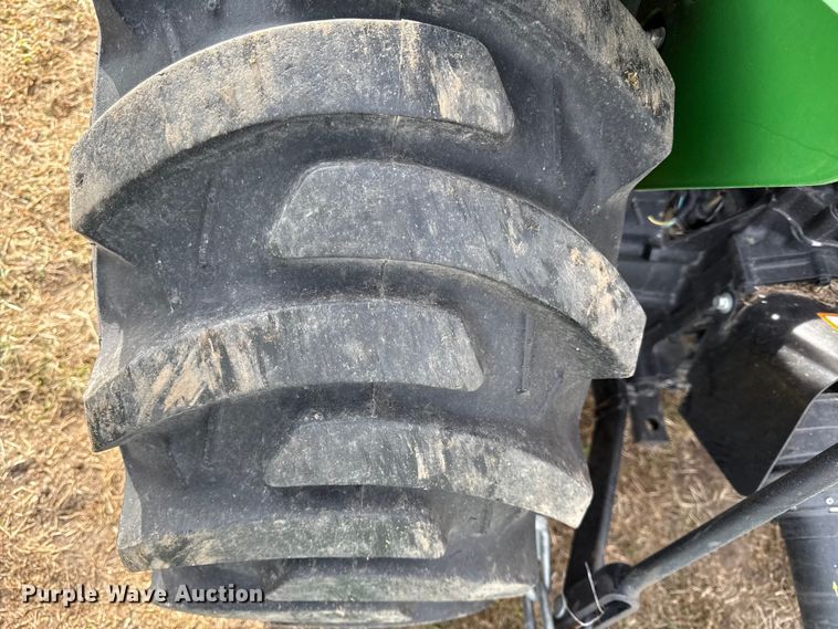 image for item EN0192 2015 John Deere 3038E MFWD tractor