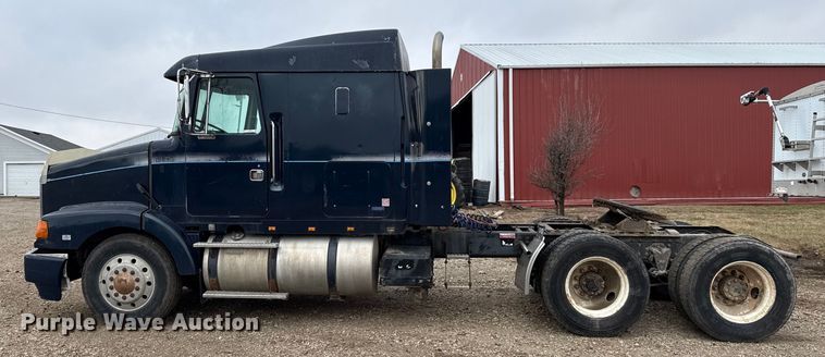 image for item EN0196 1993 White GMC semi truck
