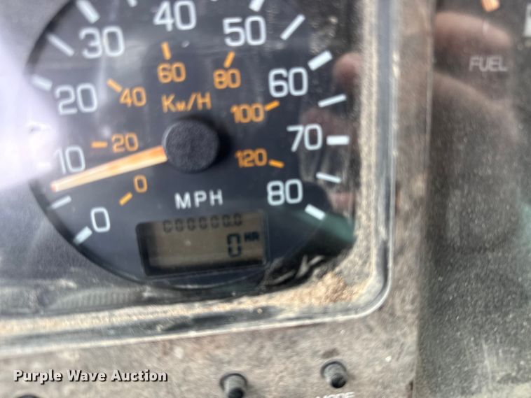 image for item EN0196 1993 White GMC semi truck