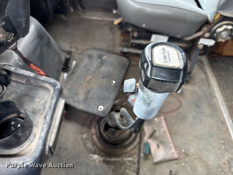 image for item EN0196 1993 White GMC semi truck