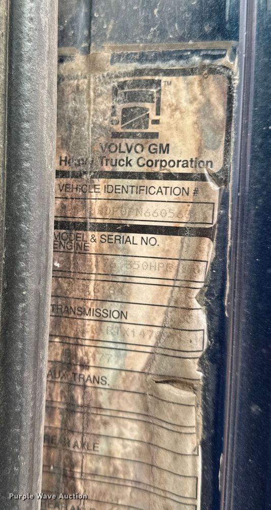 image for item EN0196 1993 White GMC semi truck