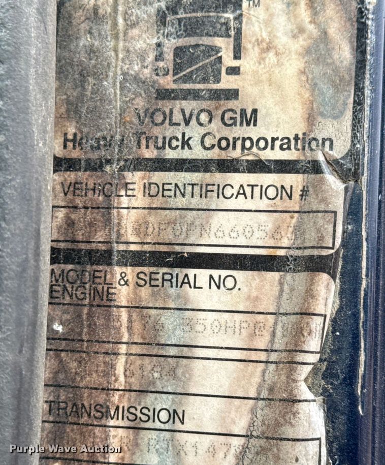 image for item EN0196 1993 White GMC semi truck