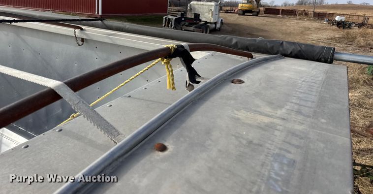 image for item EN0197 1995 Timpte Super Hopper grain trailer