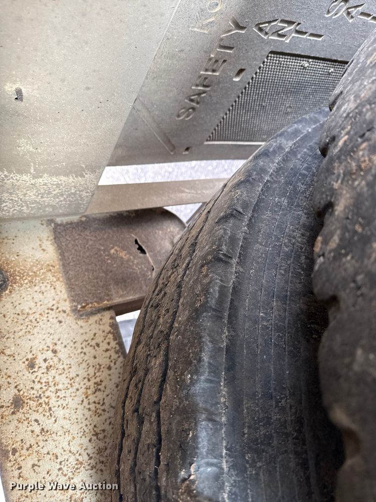 image for item EN0197 1995 Timpte Super Hopper grain trailer