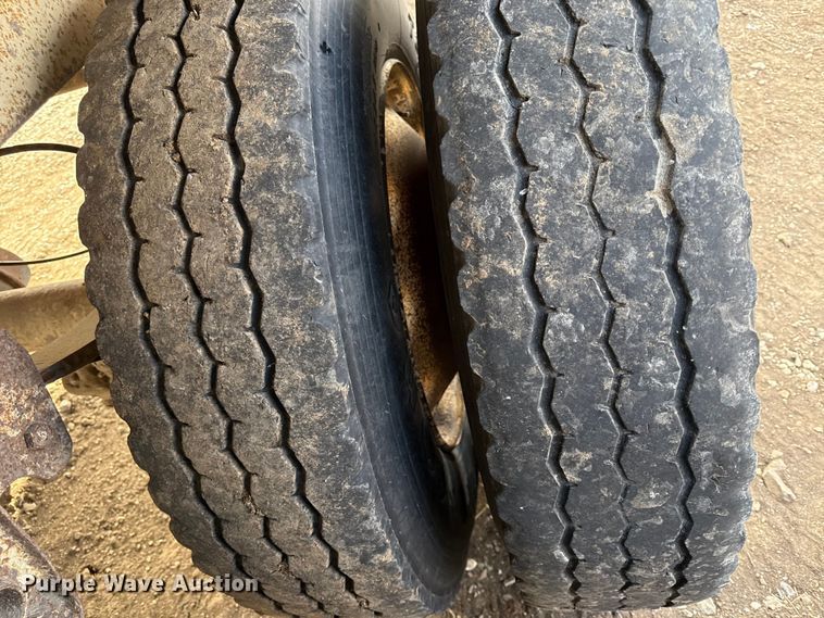 image for item EN0197 1995 Timpte Super Hopper grain trailer