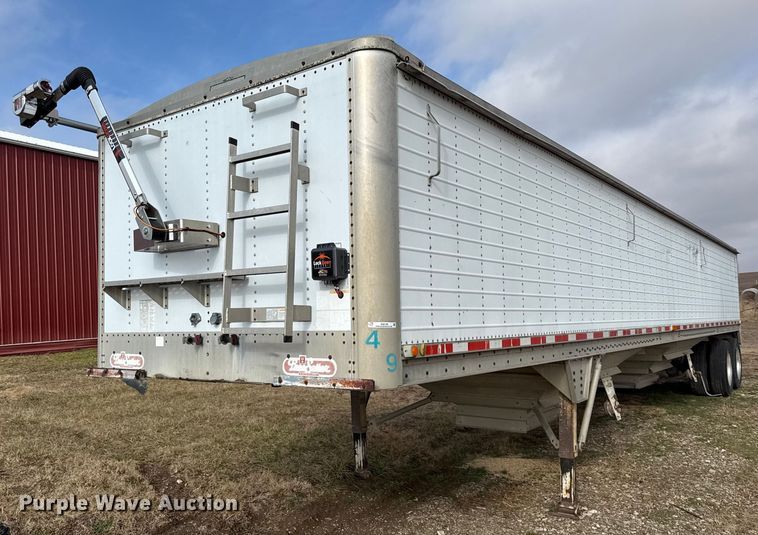 image for item EN0198 1993 Wilson Pacesetter grain trailer