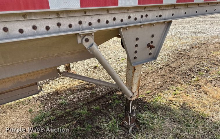 image for item EN0198 1993 Wilson Pacesetter grain trailer