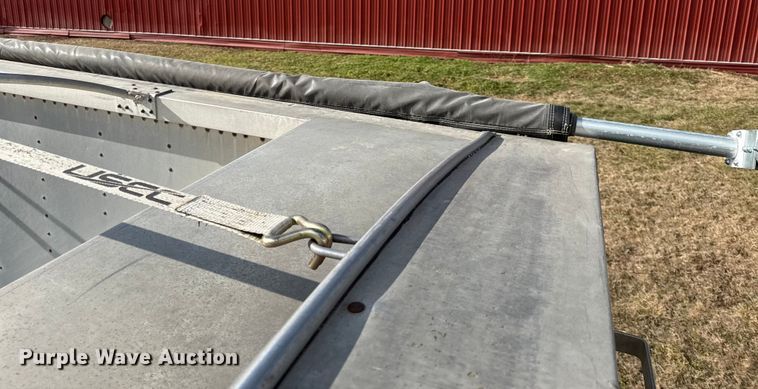 image for item EN0198 1993 Wilson Pacesetter grain trailer