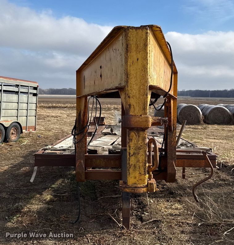 image for item EN0201 1987 Holden equipment trailer