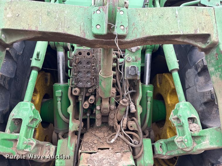 image for item EN0204 2002 John Deere 8420 MFWD tractor