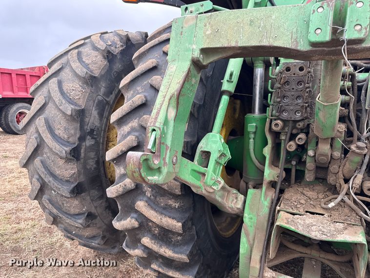 image for item EN0204 2002 John Deere 8420 MFWD tractor