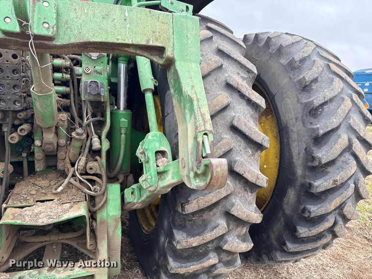 image for item EN0204 2002 John Deere 8420 MFWD tractor