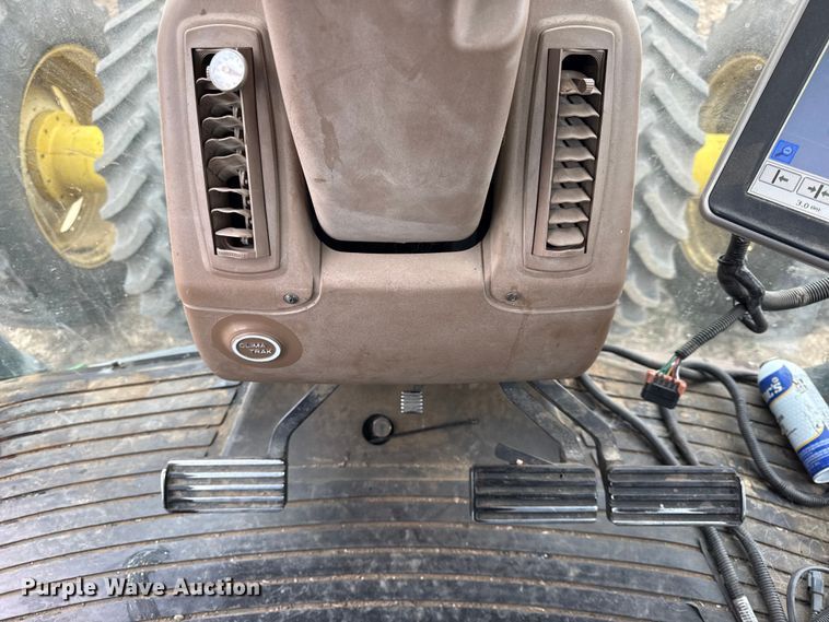 image for item EN0204 2002 John Deere 8420 MFWD tractor