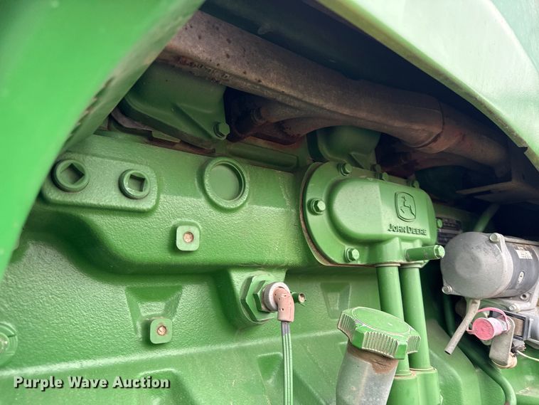 image for item EN0204 2002 John Deere 8420 MFWD tractor